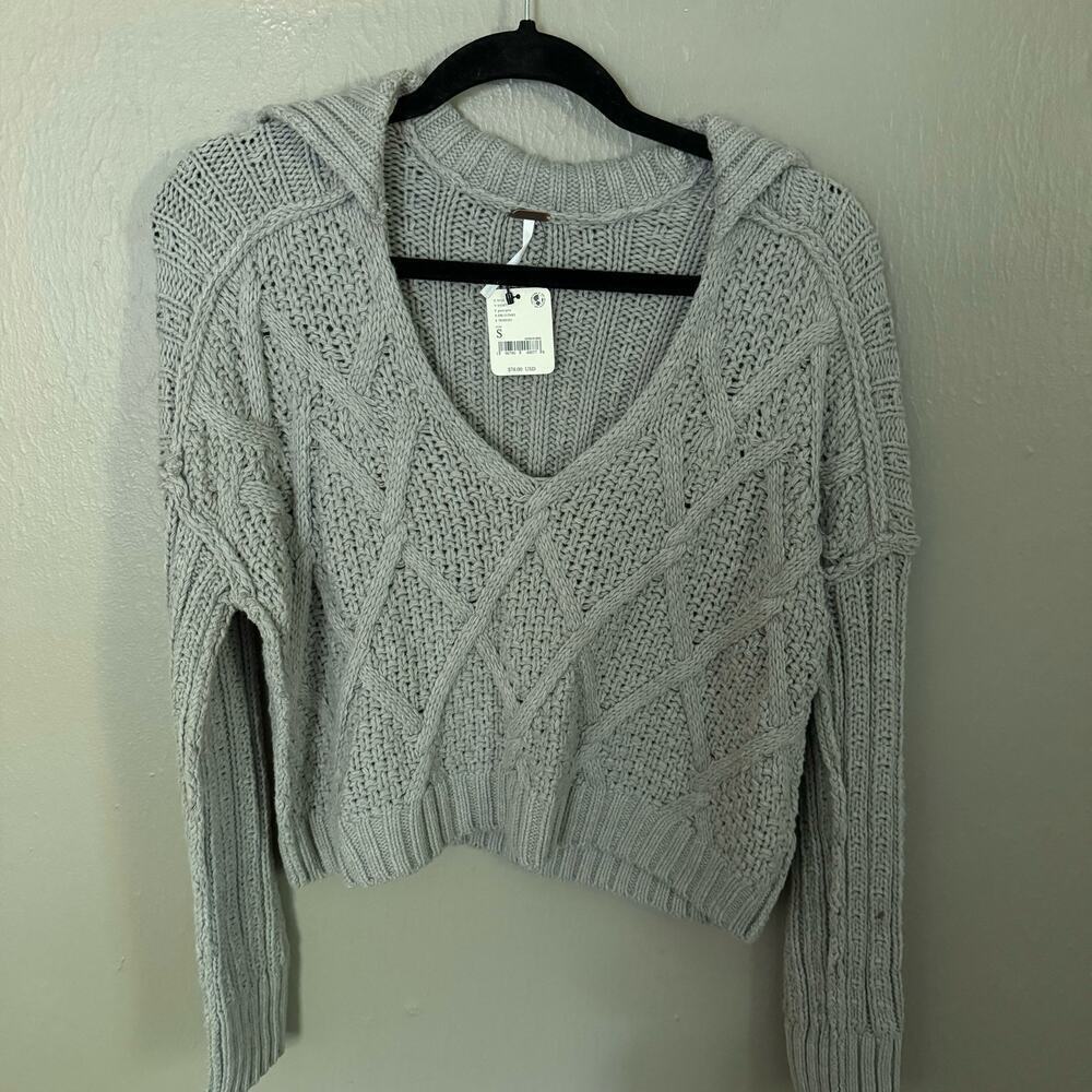 NWT FREE PEOPLE Grey Traveler Cable Pullover Size Small casual comfort fall